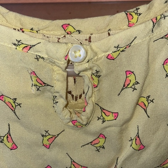 Faded glory yellow bird print shirt girls size 6 - Picture 5 of 6